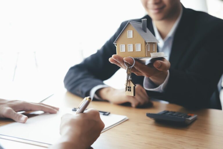 découvrez tout ce qu'il faut savoir sur la déclaration d'achat immobilier : démarches, documents à fournir et conseils pour réussir votre transaction immobilière en toute sérénité.