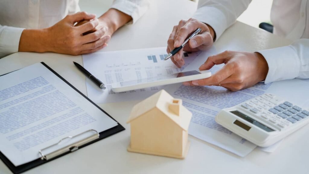 estimez rapidement et précisément la valeur de votre bien immobilier grâce à notre guide et outils en ligne faciles à utiliser.