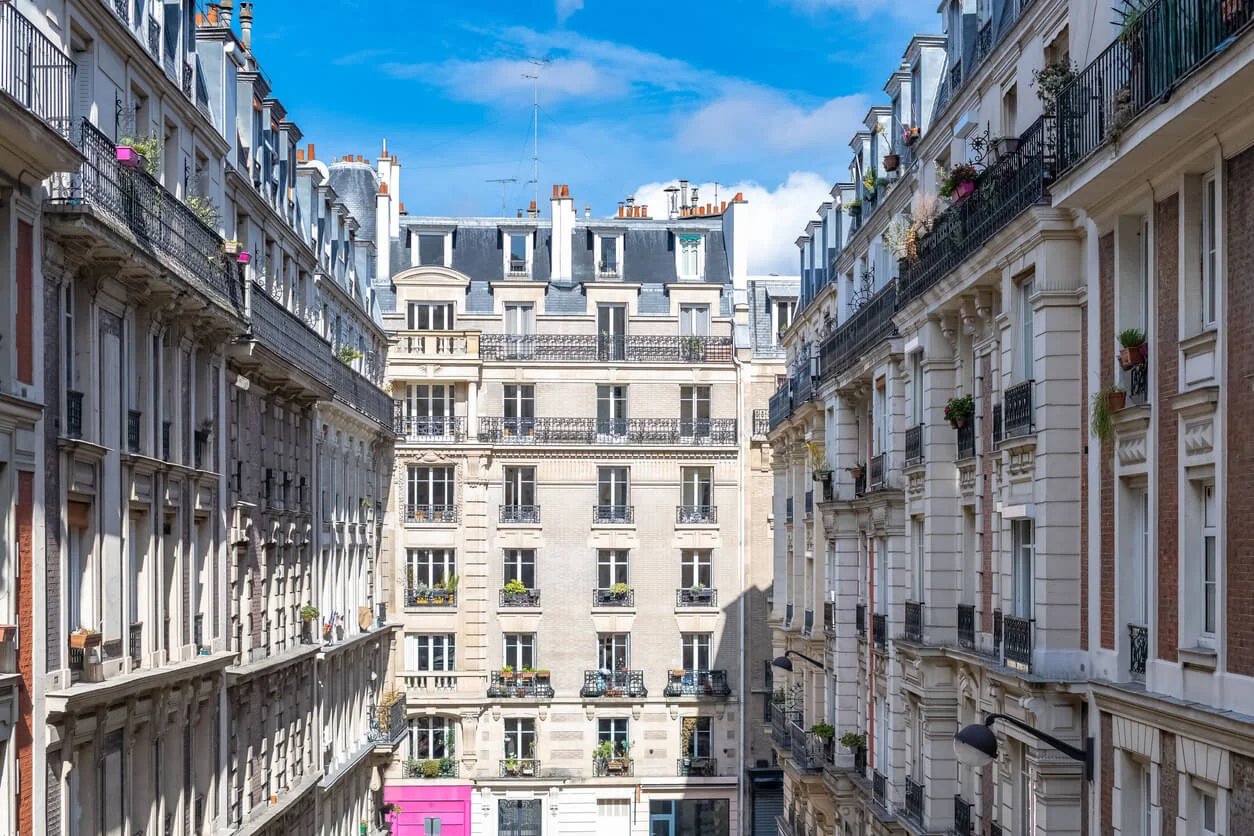 découvrez les quartiers les plus recherchés pour investir et maximiser la valeur de votre patrimoine immobilier grâce à des analyses précises et tendances du marché.